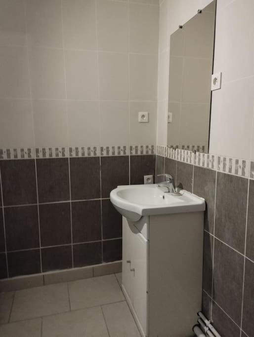 Agreable Maison Avec Parking Gratuit Apartman Amiens Kültér fotó