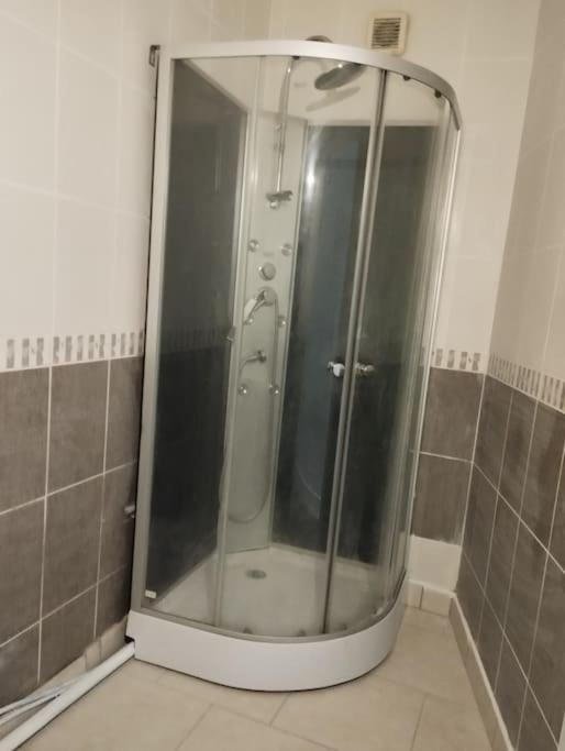 Agreable Maison Avec Parking Gratuit Apartman Amiens Kültér fotó